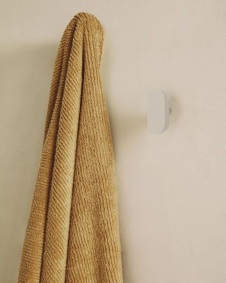 Набор из 2 вешалок Arely из бука с бежевым лаковым покрытием, 6,5 см/10 см