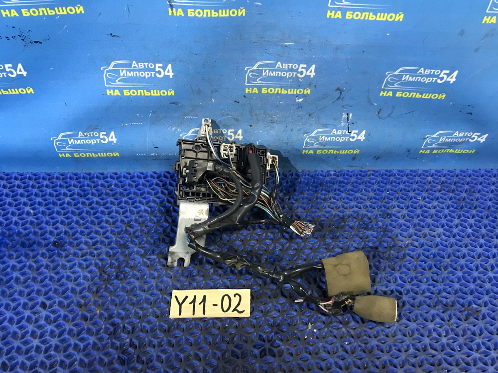 Блок предохранителей салонный NISSAN AD 1999