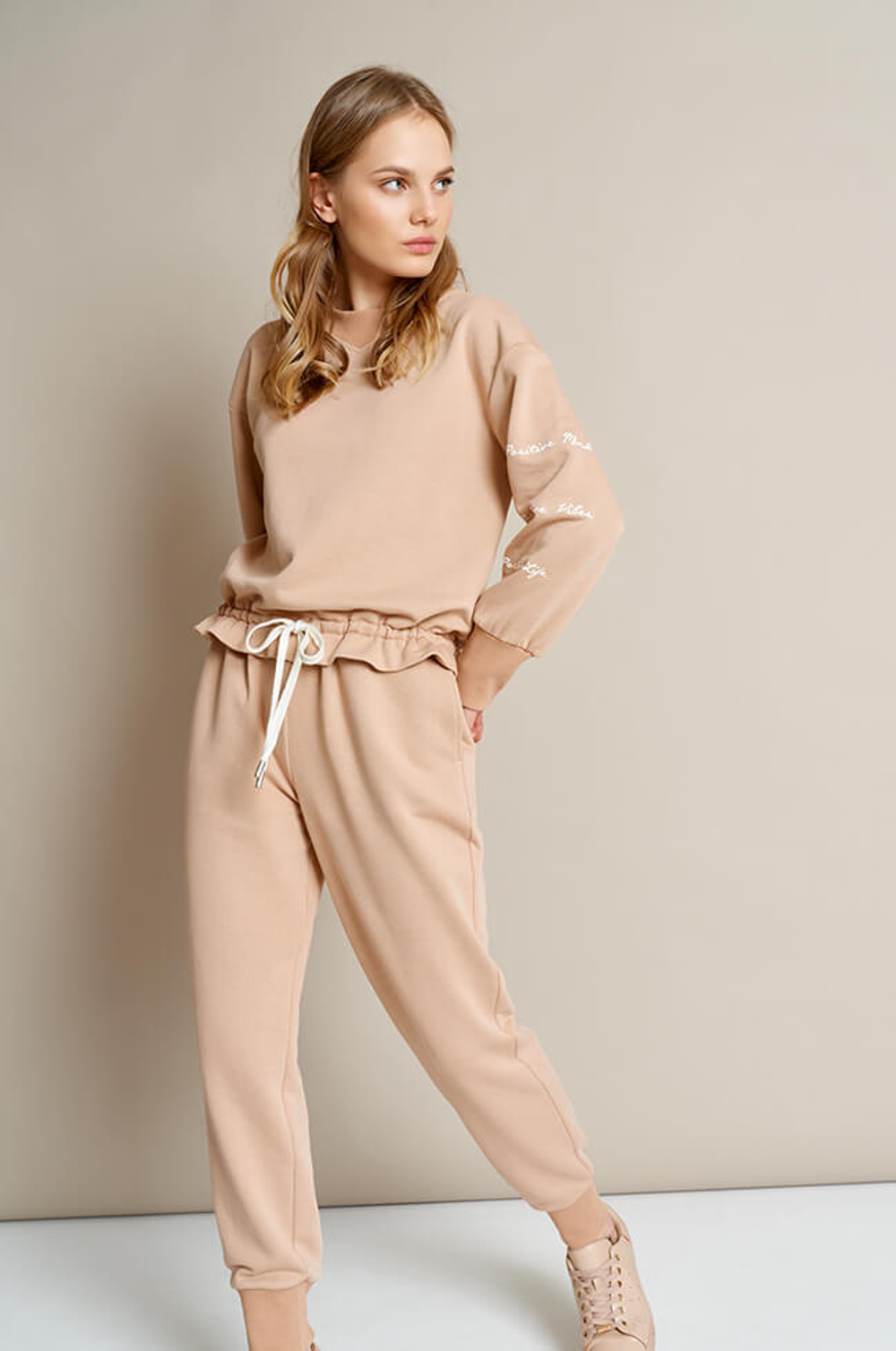 22580 Джемпер женский (миндаль)