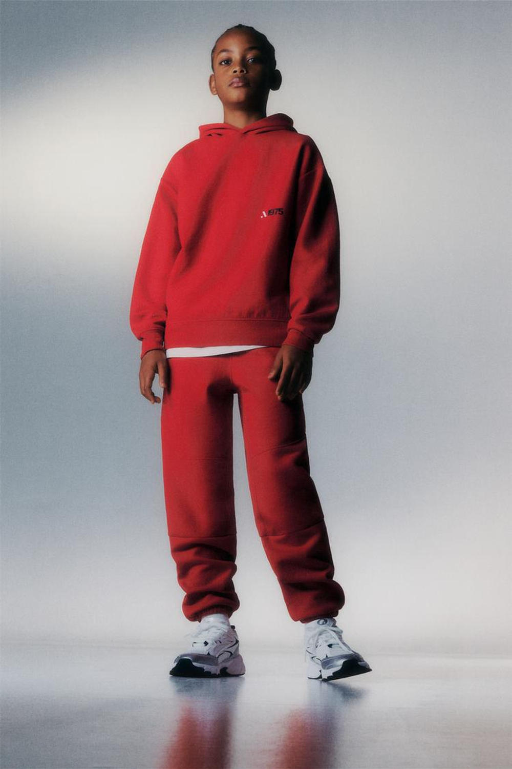 ZARA СПОРТИВНОЕ ХУДИ С КАПЮШОНОМ, КРАСНЫЙ