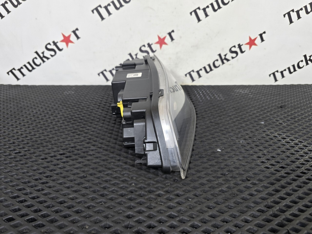 Фара противотуманная верхняя левая 2023г