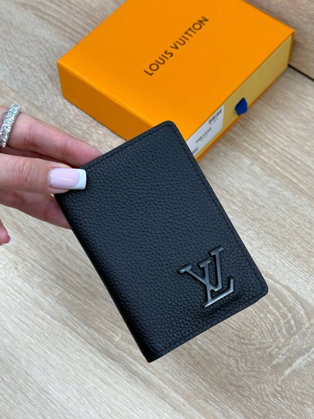 Визитница Louis Vuitton