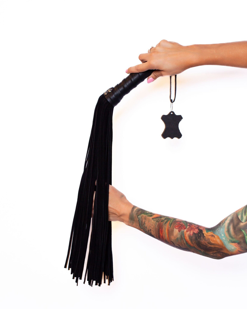 Черная плеть Scandal из натуральной кожи - 64 см. (Цвет: черный)