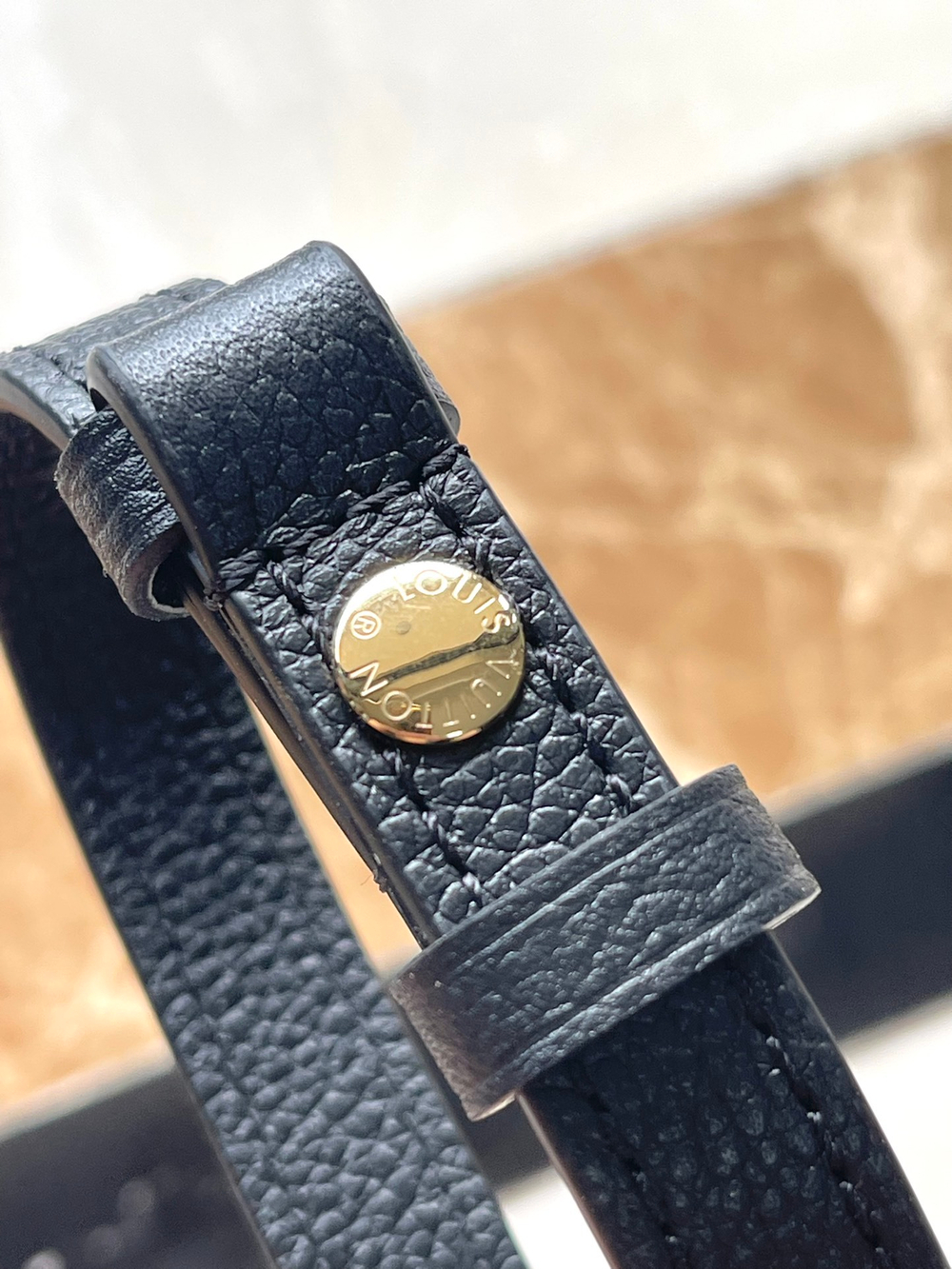 Louis Vuitton Pochette Metis East West