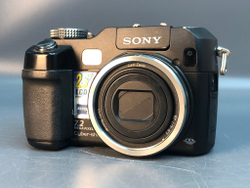 Sony DSC-V3, царапина на передней линзе, без зарядного устройства