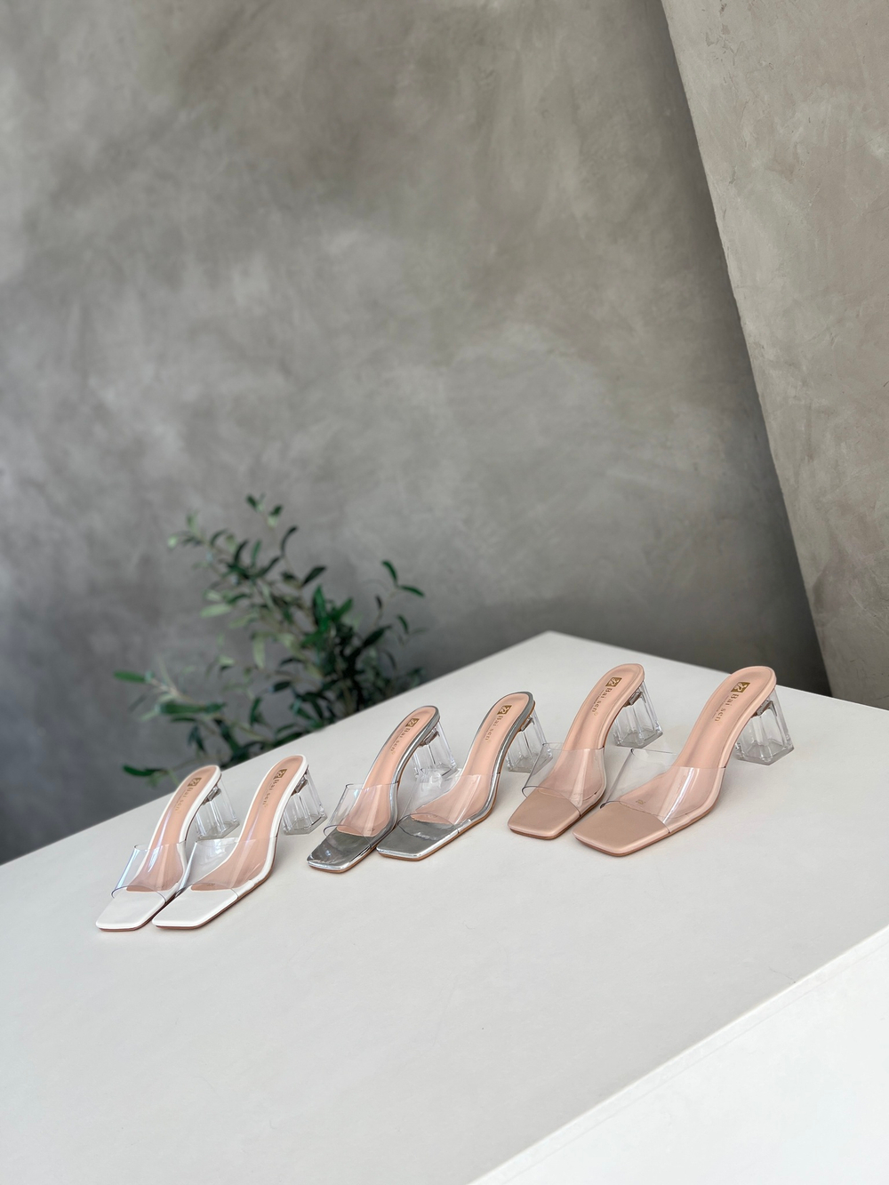 Босоножки прозрачные