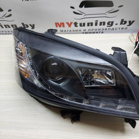 Передние фары daylight black для Opel Zafira A