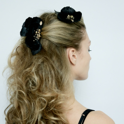 Заколка-пион на невидимке