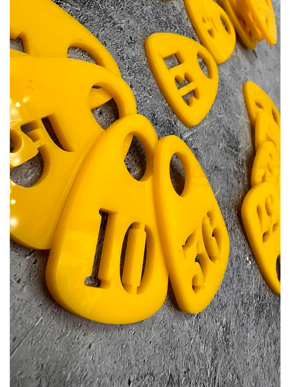 Номерки для гардероба прорезные