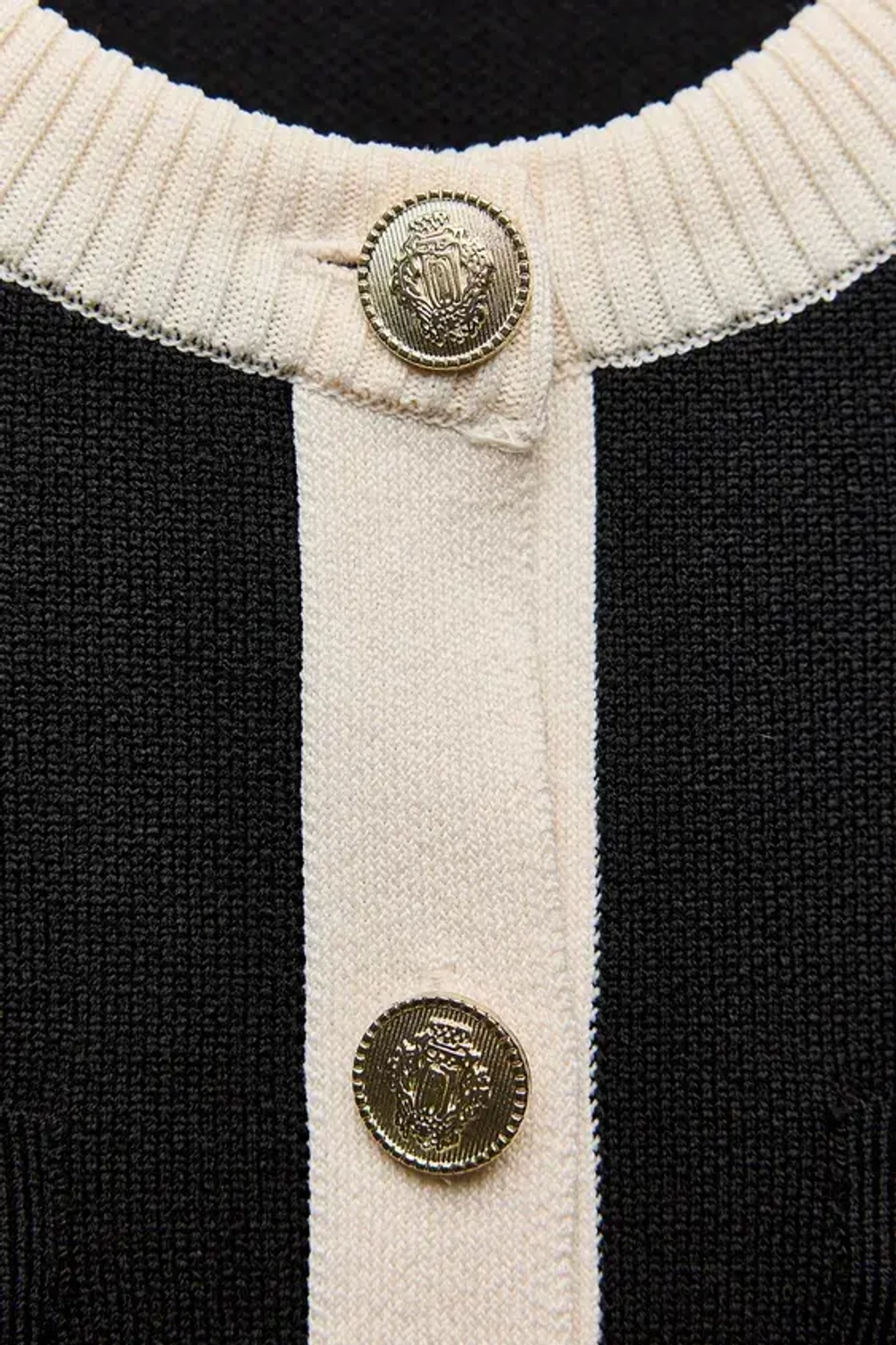 ZARA КАРДИГАН С ЗОЛОТИСТЫМИ ПУГОВИЦАМИ, ЧЕРНЫЙ/ЭКРЮ