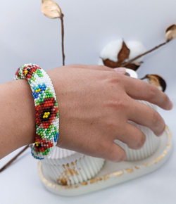 Браслет из бисера Маки