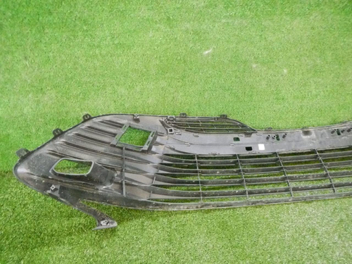 Решетка переднего бампера Toyota Camry xv70 17-21