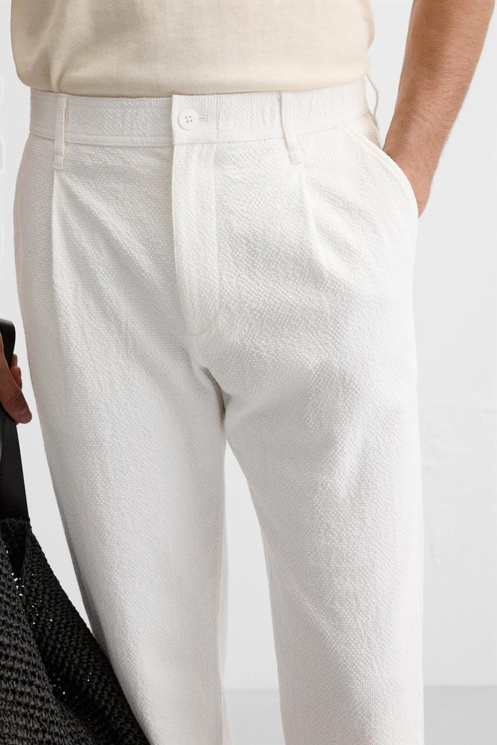 ZARA БРЮКИ ИЗ РЕЛЬЕФНОЙ ТКАНИ С ЗАЩИПАМИ, БЕЛЫЙ