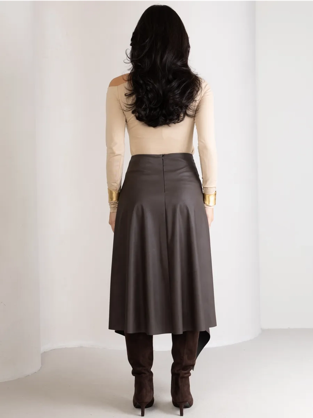 Юбка кожаная трапеция миди