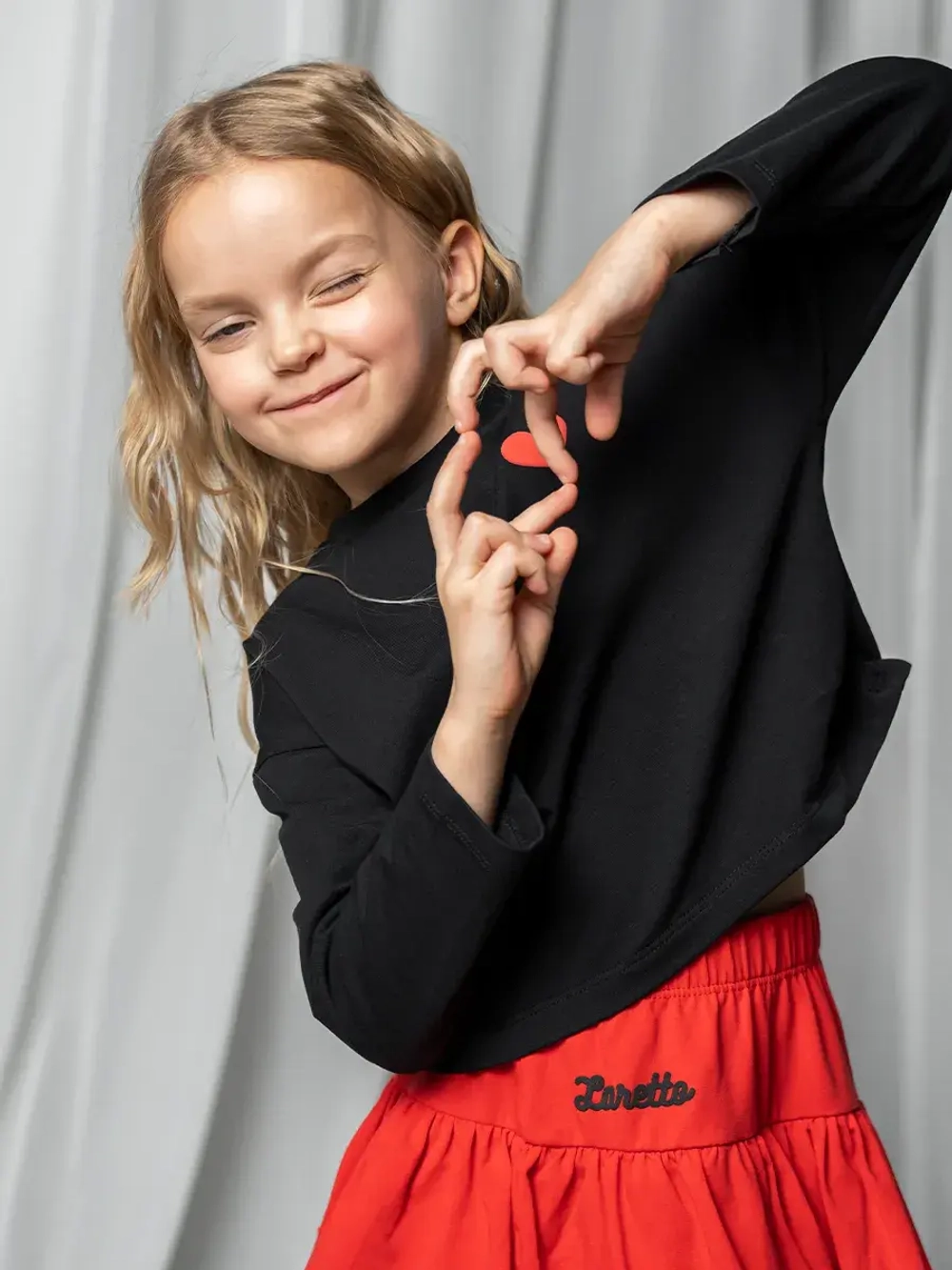 Костюм для девочки с сердечком