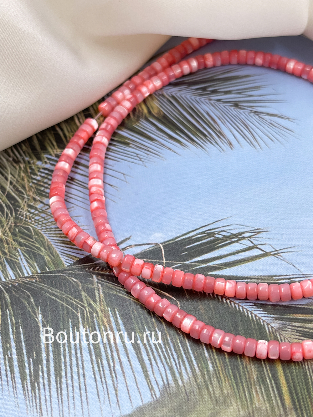 Нить из натурального розового перламутра