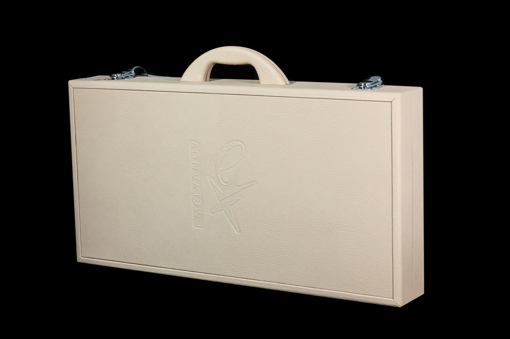 Нарды "Тигр" из янтаря и мореного дуба в кейсе