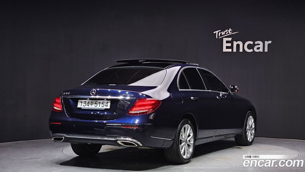 Mercedes-Benz E-Class W213 E300 4MATIC Exclusive (02.2020)