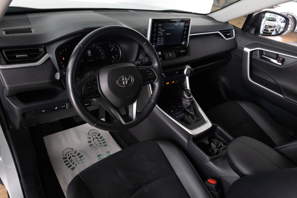 Toyota RAV4, 2020 год
