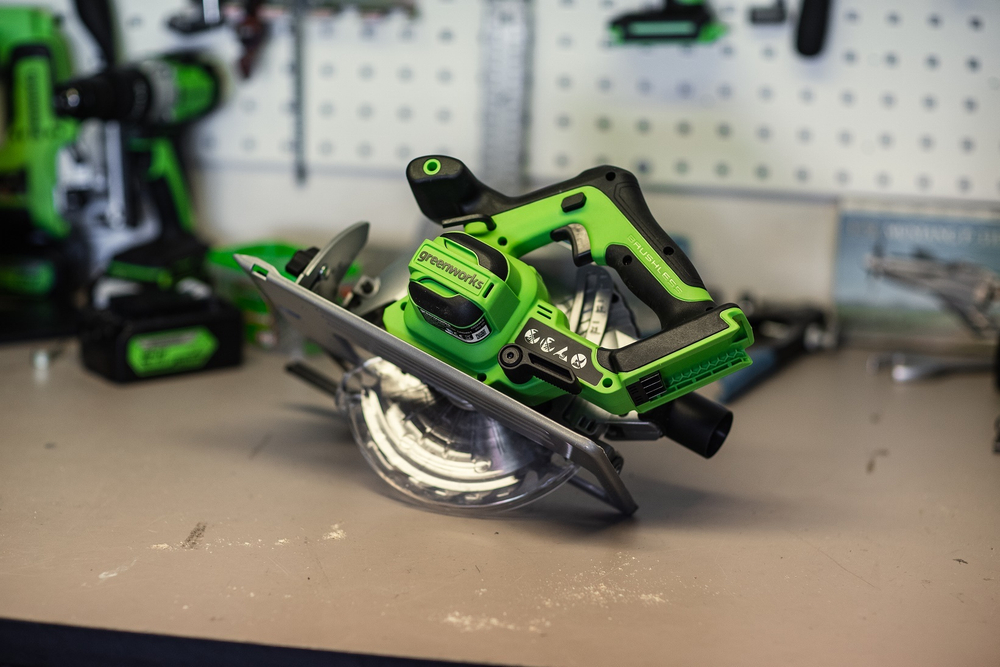 Циркулярная пила аккумуляторная Greenworks Арт. 1500907,  бесщеточная, без АКБ и ЗУ