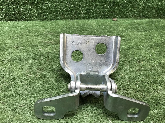 Петля двери Renault Logan 1 (2004-2015)