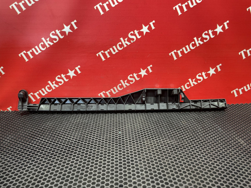 Направляющая стекла двери правой