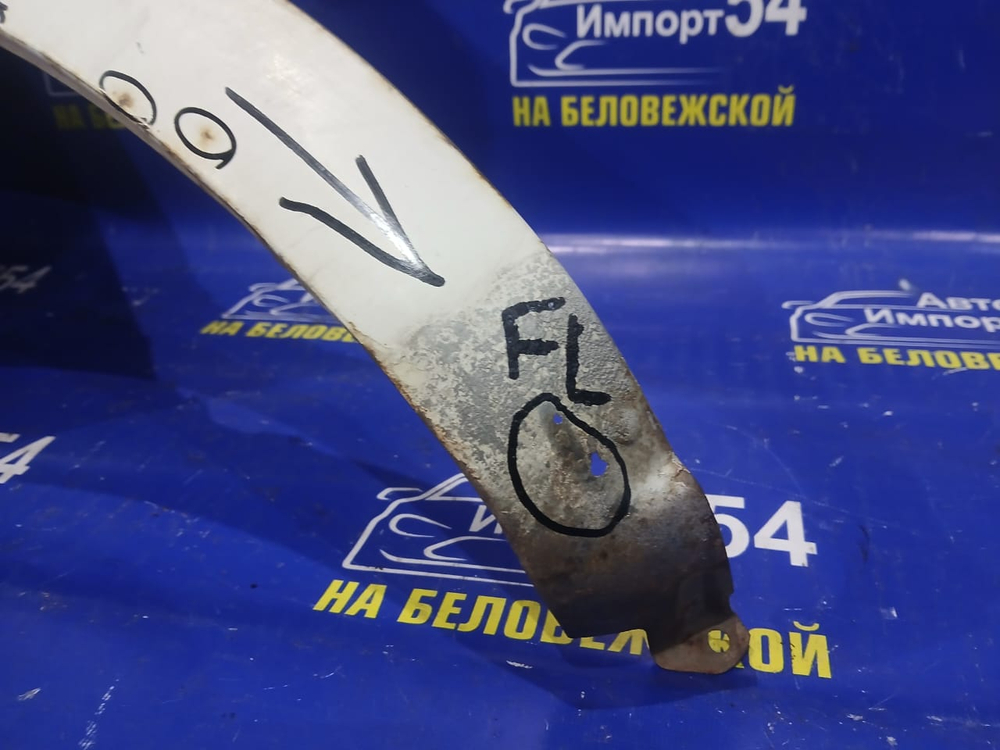 Крыло переднее левое MITSUBISHI DELICA 1998