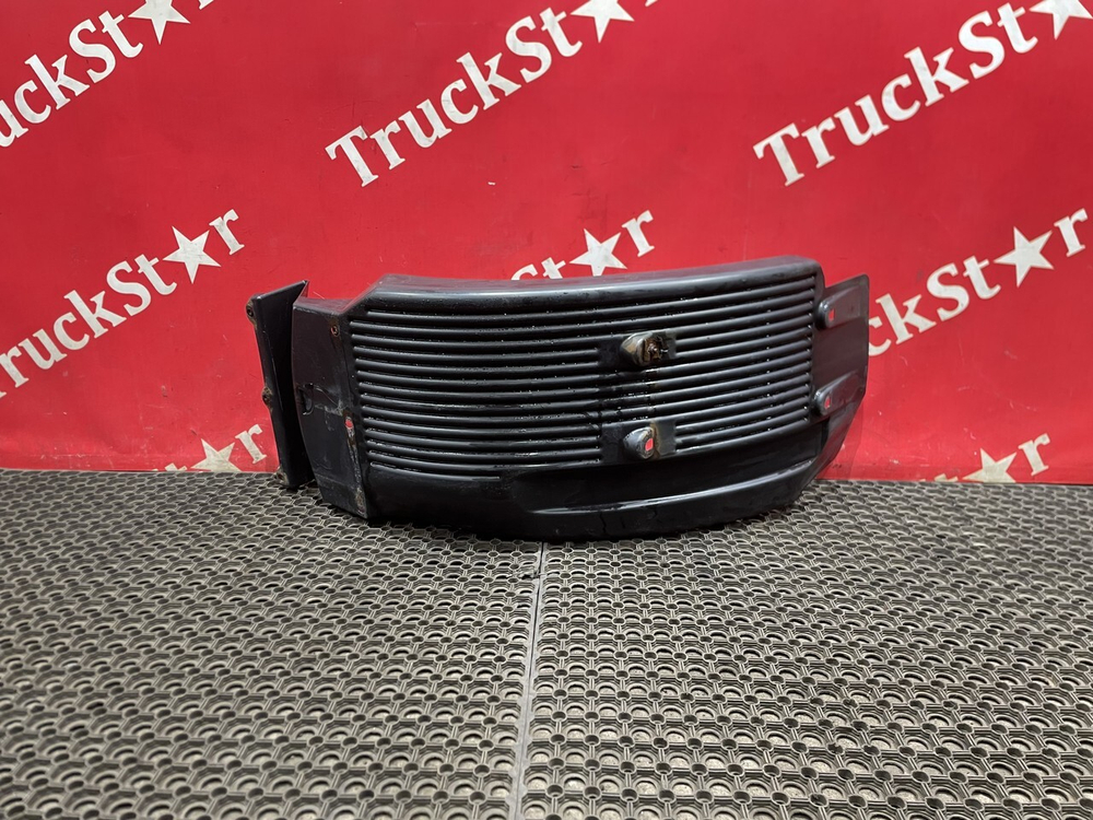 Крыло переднее правое передняя часть