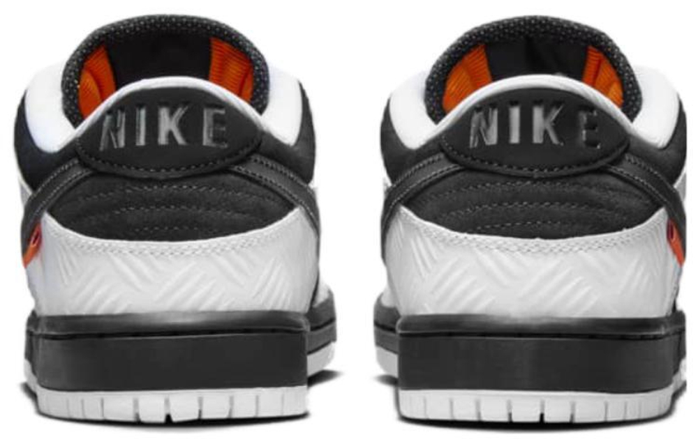 Кроссовки Tightbooth X Nike Dunk Sb Pro "Black And White"