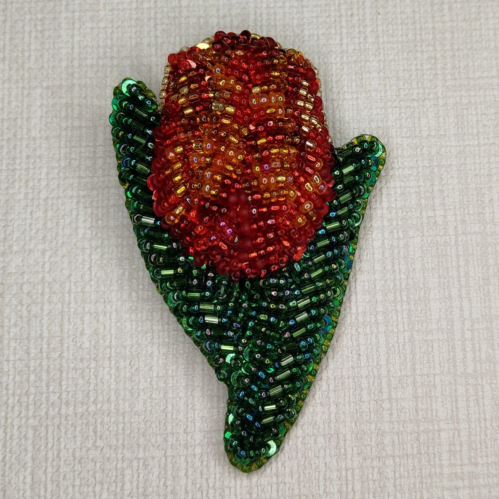 Авторская брошь Тюльпан