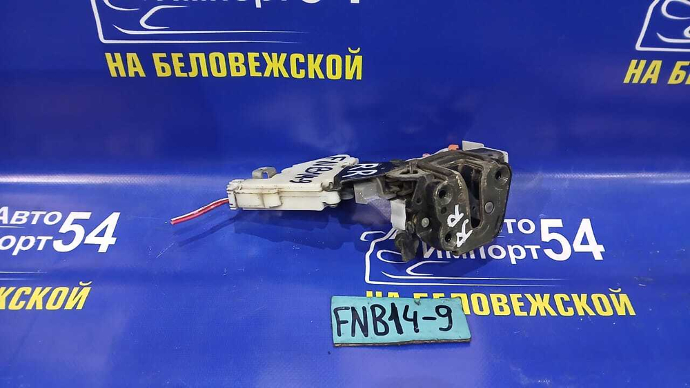 Замок двери задней правой NISSAN SUNNY 1997