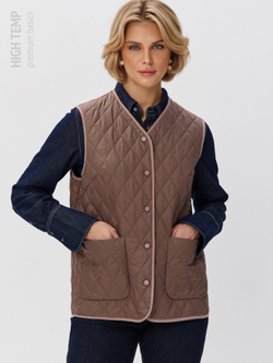 Легкий стеганый жилет с накладными карманами