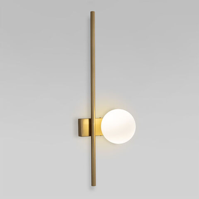 Настенный светильник с матовым плафоном 503052 латунь