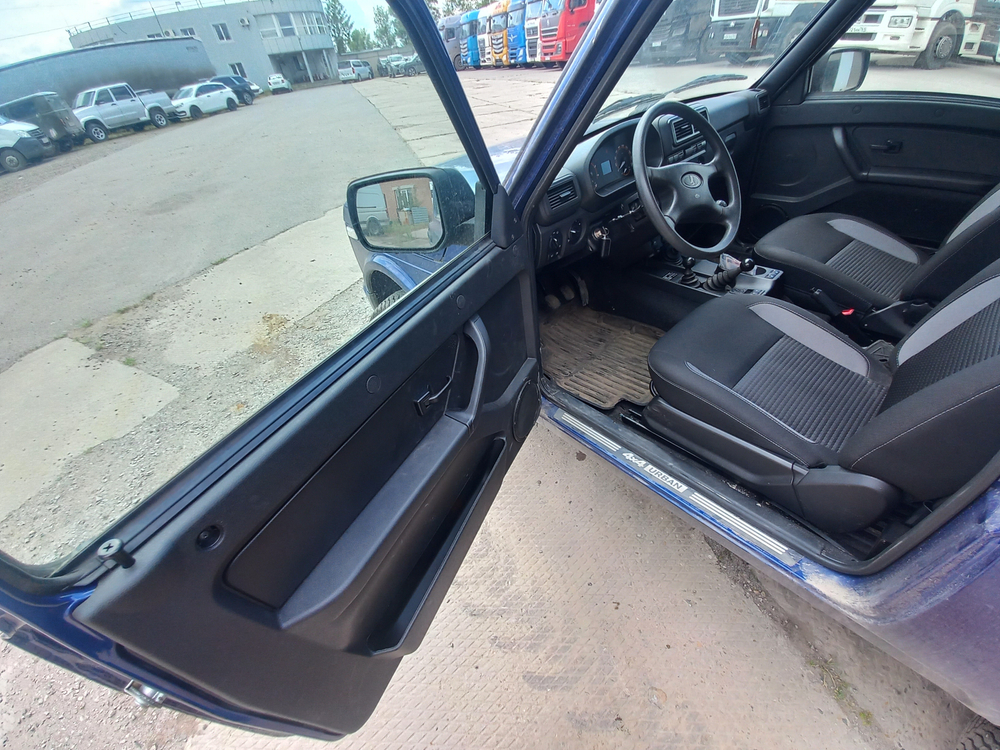 LADA 4X4 Niva Legend 3 дв Black 1.7 5МТ