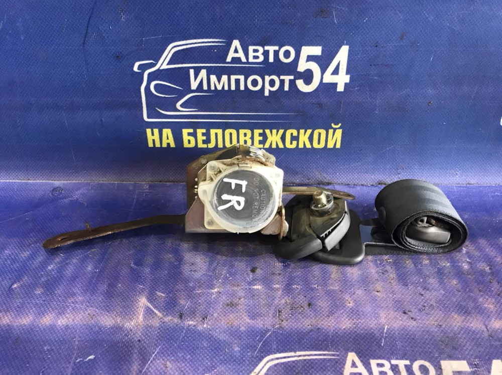 Ремень безопасности передний правый TOYOTA CAMRY 1995