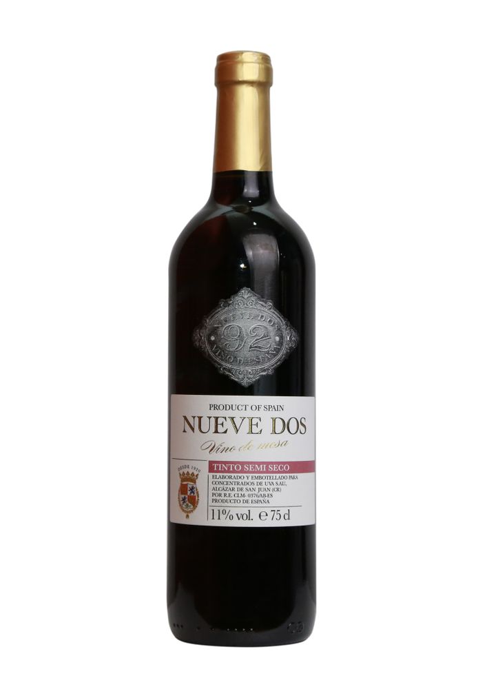 Вино Nueve Dos Tinto Semi Seco 11%