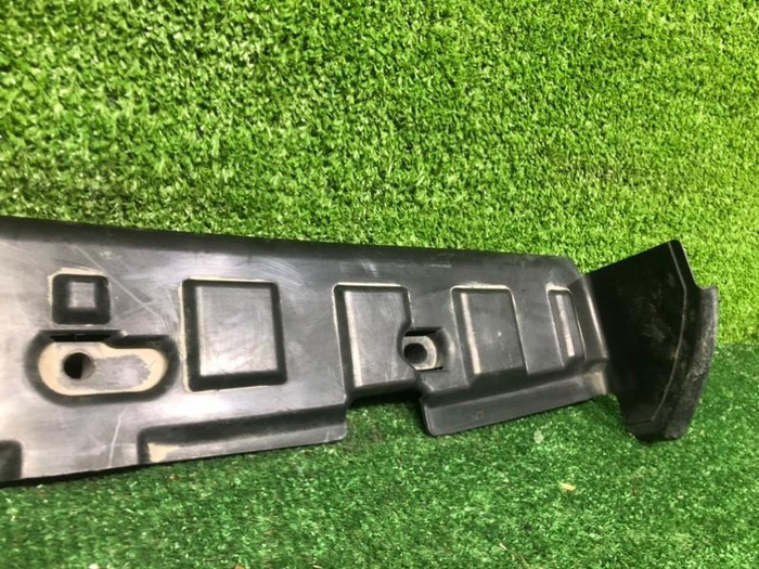 Дефлектор радиатора Land-Rover Discovery 3 (2004-2009)