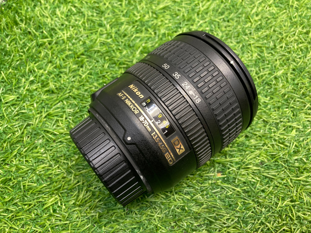 Nikon 18-70mm 3.5-4.5G ED-IF AF-S DX