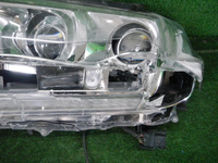 Битая Фара левая Toyota Land Cruiser 200 (2015-2021) LED