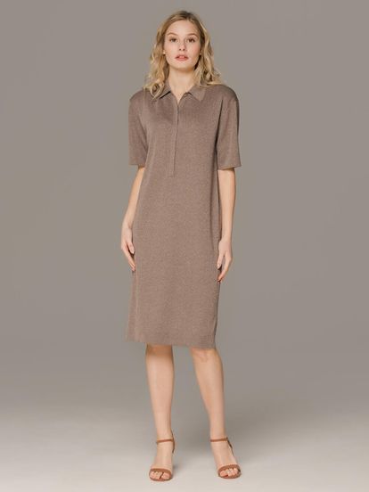 Женское платье коричневого цвета с коротким рукавом - фото 1