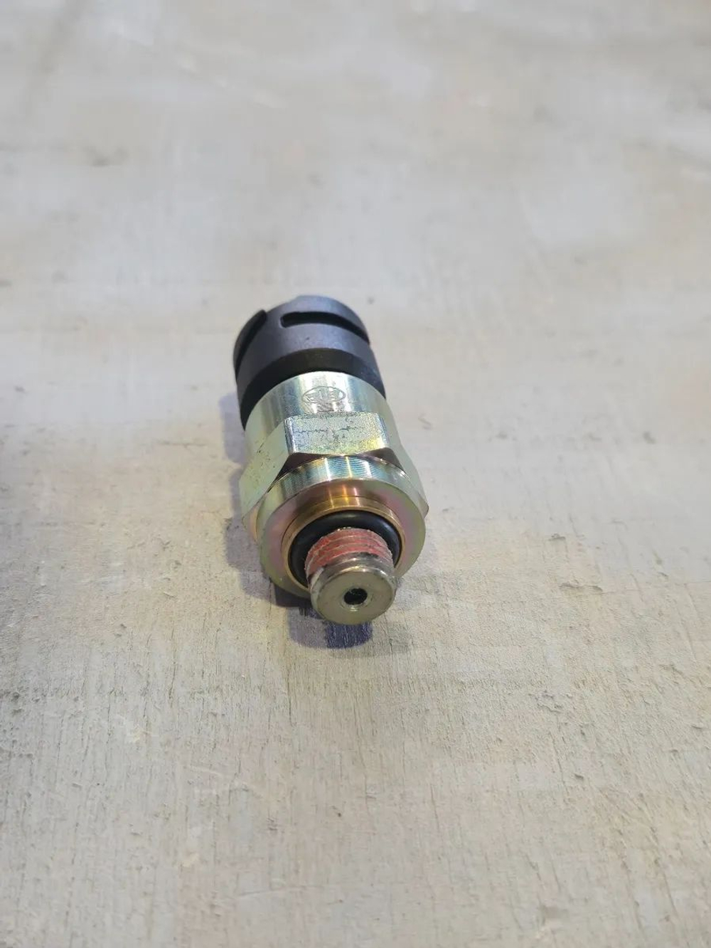 Датчик стояночного тормоза FAW J7