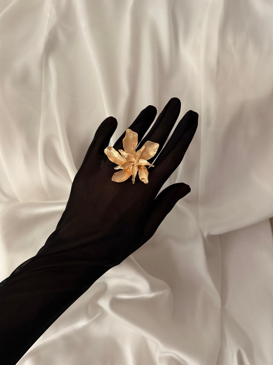 Кольцо Орхидея, Золотой