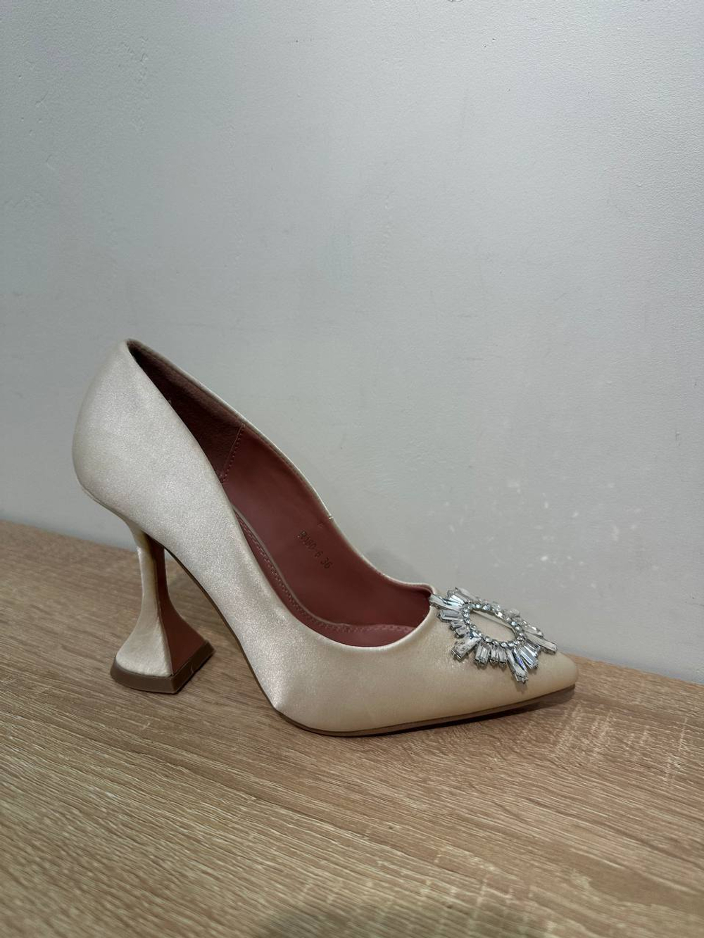 Туфли из нейлона