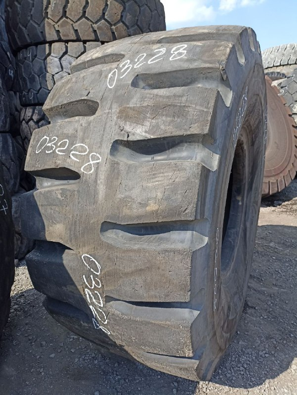 35/65R33 Bridgestone VSDL шина б/у