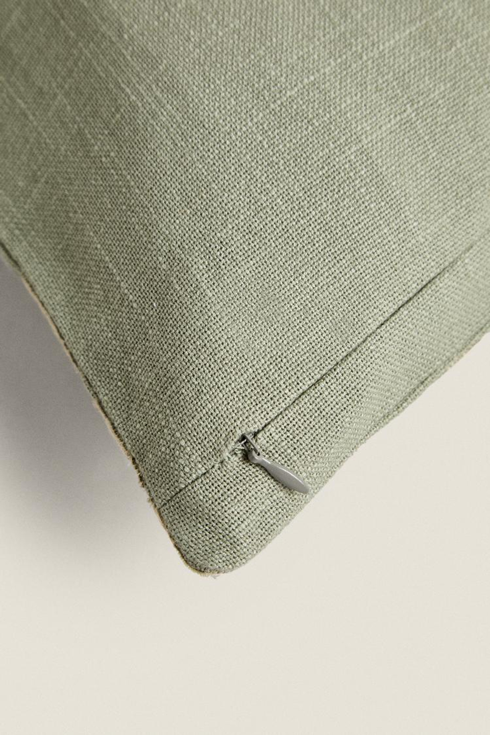 ZARA HOME ЧЕХОЛ ДЛЯ ДЕКОРАТИВНОЙ ПОДУШКИ С КОНТРАСТНОЙ ЖАККАРДОВОЙ ВЫШИВКОЙ, СВЕТЛО-ЗЕЛЕНЫЙ