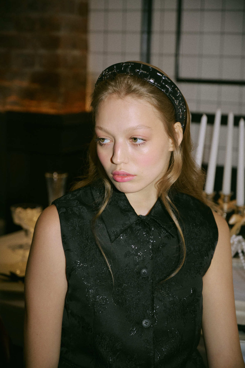 Кокошник с металлическим рисунком