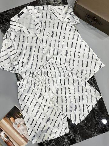 Прогулочный костюм Balenciaga