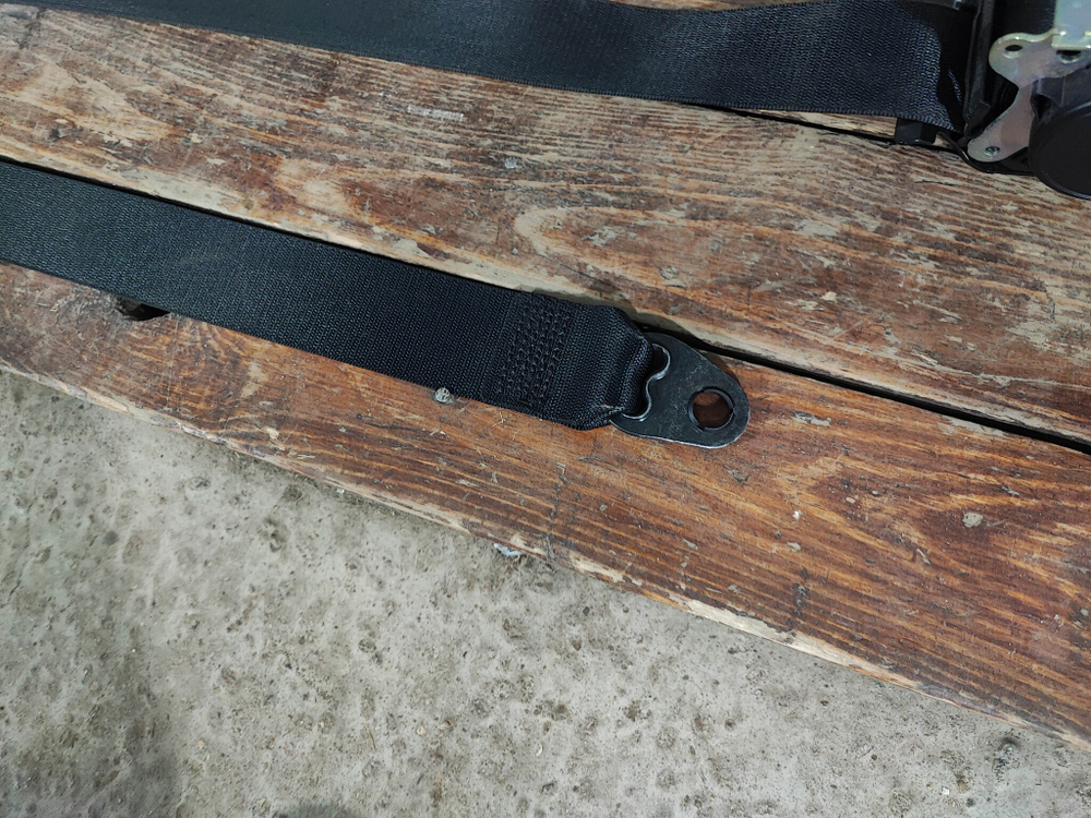 Ремень передний левый Mercedes C-Class (W205) 14-23 Б/У Оригинал A2058603985