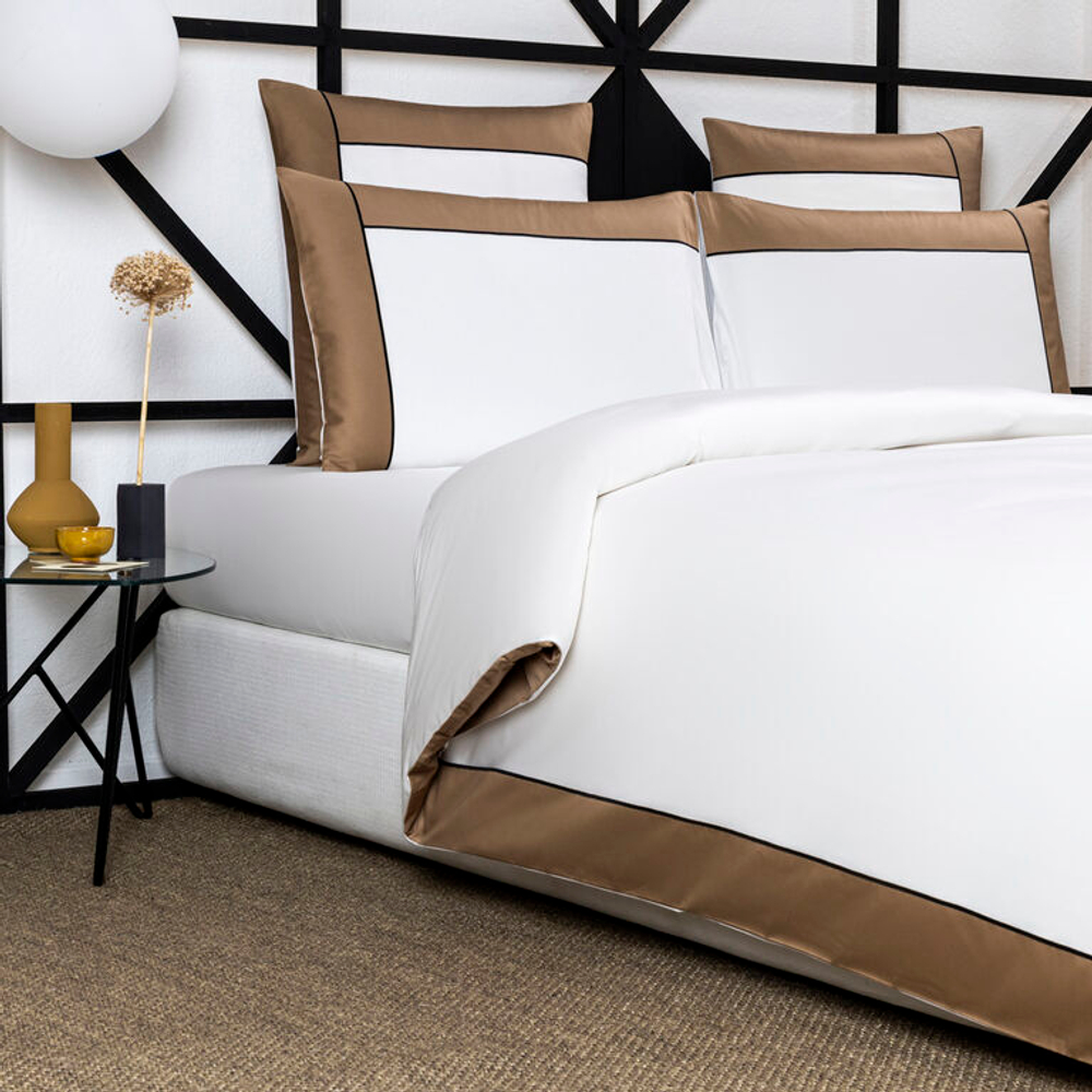 Постельное белье Frette Linear Milk/Teak (240 x 220 см)
