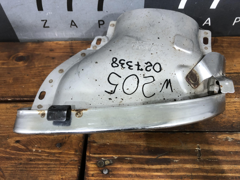 Насадка глушителя правая AMG Mercedes C (W205) 14-18 Б/У Оригинал a2054900400